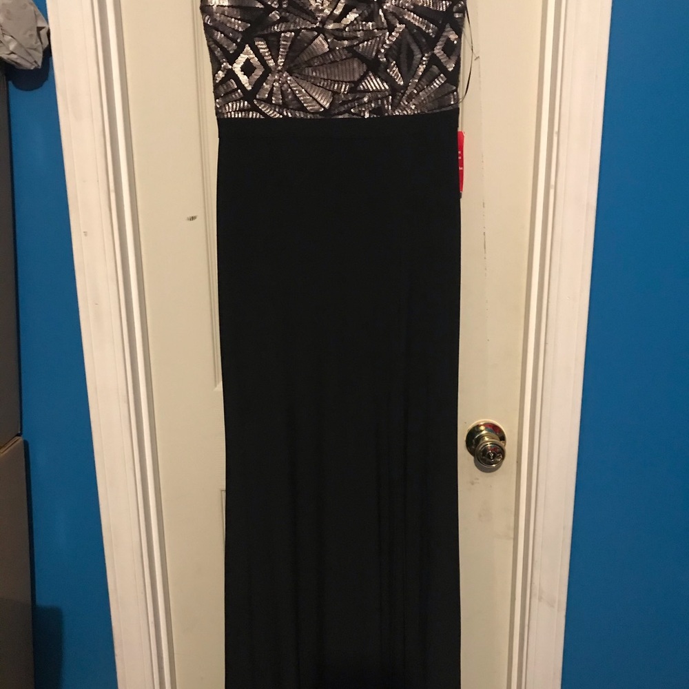 Dress - Picture 6 of 6